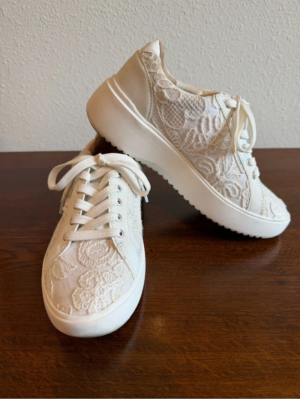 Vionic Kearny Women’s Lace-Up Platform Comfort Sneaker Size 6.5
